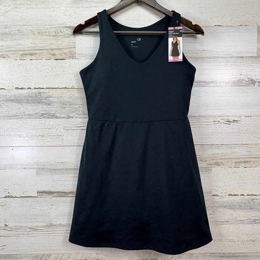 GapFit Active Tank Dress Women Small Black NEW Built-in Bra Shorts Tennis Sporty